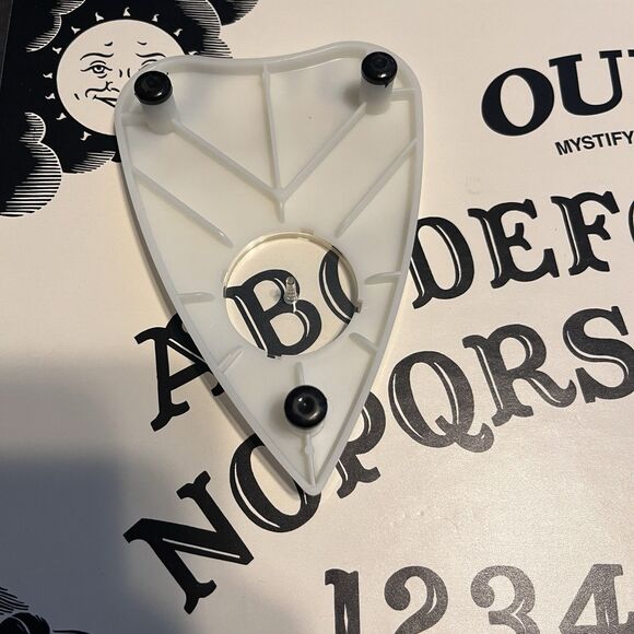 Ouija Board Glow in the Dark Parker Brothers 1998 Mystifying Oracle USA Made - Picture 14 of 16